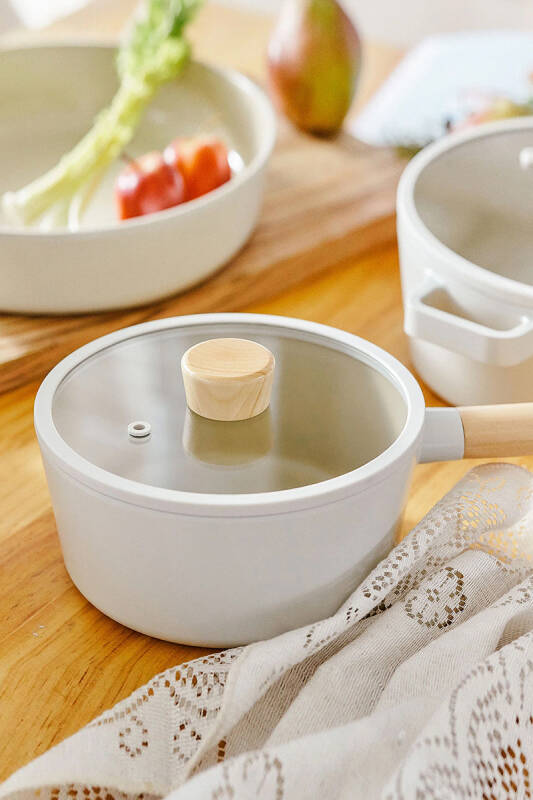 Fika Cam Kapaklı Alüminyum Döküm Sos Tenceresi 18 Cm, Bej - 4