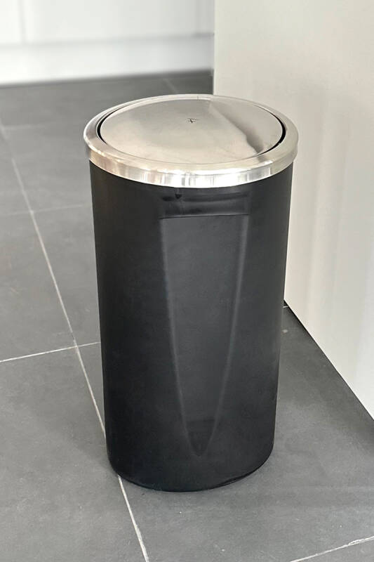 Lenox 35 Lt Döner Kapaklı Mutfak Banyo Ofis Çöp Kovası-Siyah - 1