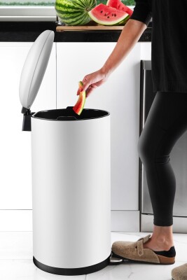 Paslanmaz Çelik Bombe Kapaklı Çöp Kovası 40 Litre Mat Beyaz - 2