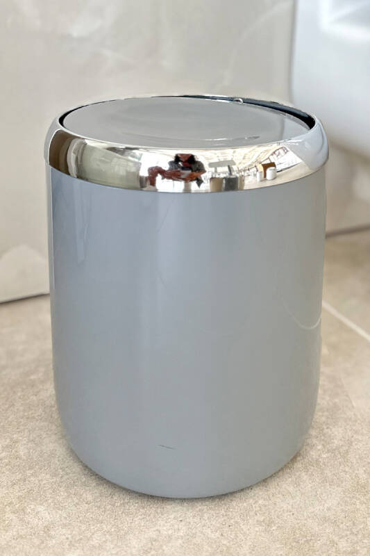 Lima Döner Kapaklı Banyo Mutfak Ofis Çöp Kovası Krom Dekorlu-Gri 6 Lt - 1